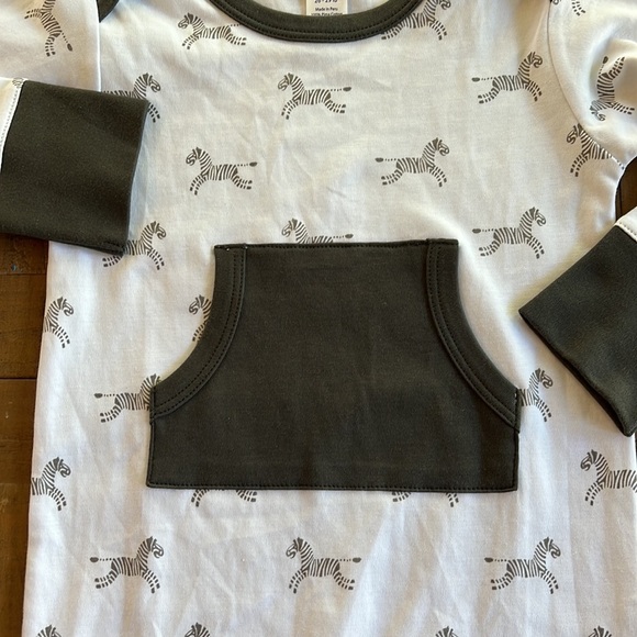 Feather baby kangaroo galloping zebra romper NWOT - Picture 3 of 5